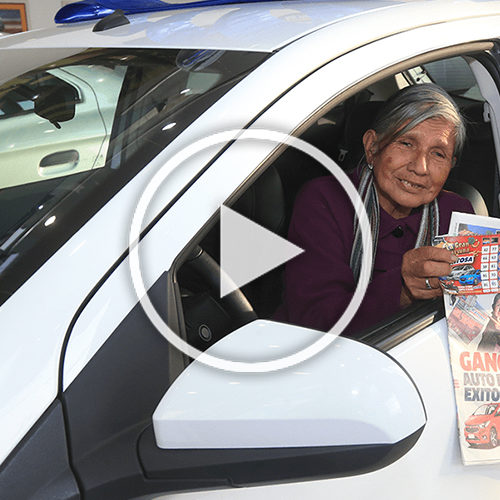 (VIDEO) ¡El Dr. Fermín Silva se compromete a operar de la vista a Doña Margarita Cueto totalmente gratis!